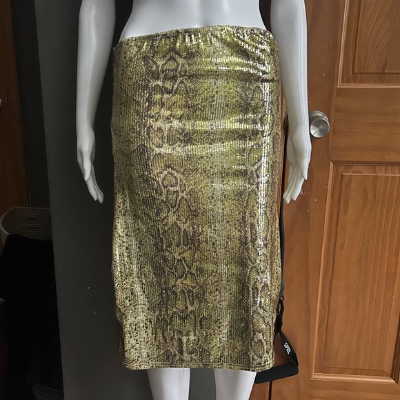 Green yellow reptile skirt or dress sequin - Picture 3 of 3